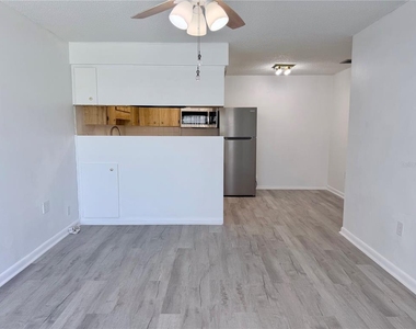 4313 Tahitian Gardens Circle - Photo Thumbnail 10