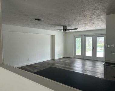 1405 Stewart Boulevard - Photo Thumbnail 5
