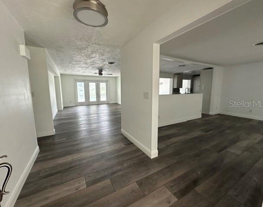 1405 Stewart Boulevard - Photo Thumbnail 3