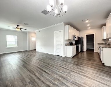 3715 W Wisconsin Avenue - Photo Thumbnail 7