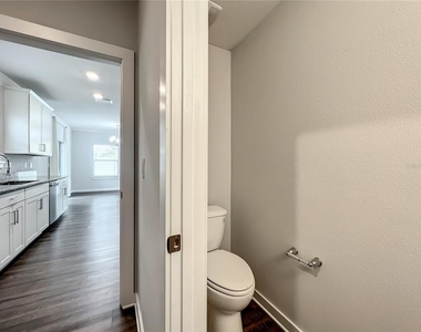 3715 W Wisconsin Avenue - Photo Thumbnail 37