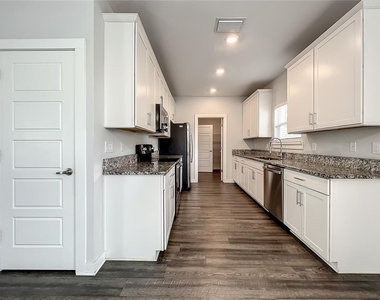 3715 W Wisconsin Avenue - Photo Thumbnail 5