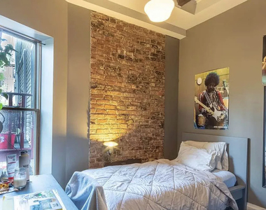 129 Putnam Avenue - Photo Thumbnail 4