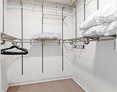 6701 Leeward Isle Way - Photo Thumbnail 10