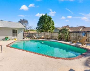 6701 Leeward Isle Way - Photo Thumbnail 24