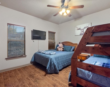 785 Lake Forest - Photo Thumbnail 30