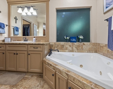 785 Lake Forest - Photo Thumbnail 23