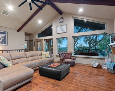 785 Lake Forest - Photo Thumbnail 9