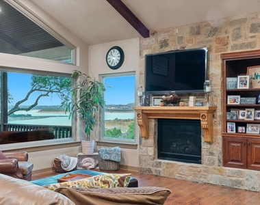 785 Lake Forest - Photo Thumbnail 11
