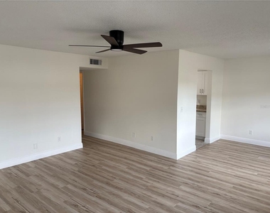 9218 Tudor Drive - Photo Thumbnail 13