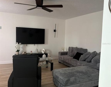9218 Tudor Drive - Photo Thumbnail 2