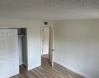 9218 Tudor Drive - Photo Thumbnail 7
