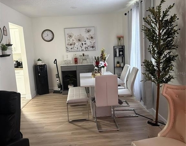 9218 Tudor Drive - Photo Thumbnail 4