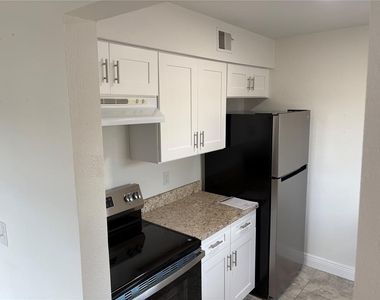 9218 Tudor Drive - Photo Thumbnail 11