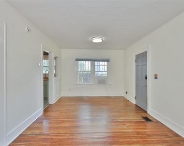 340 Moffett Court N - Photo Thumbnail 2