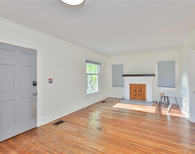 340 Moffett Court N - Photo Thumbnail 1