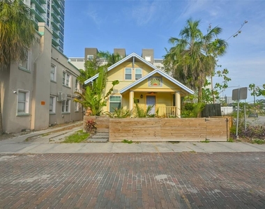 340 Moffett Court N - Photo Thumbnail 19