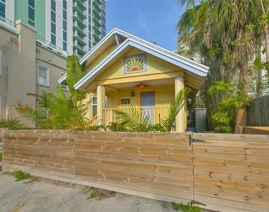 340 Moffett Court N - Photo Thumbnail 18