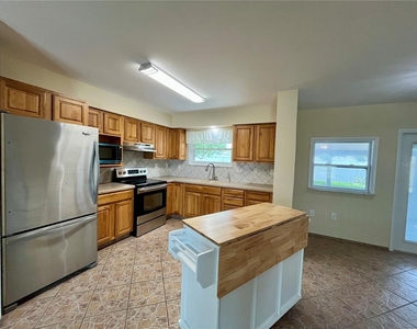 704 Torrey Pines Avenue - Photo Thumbnail 3