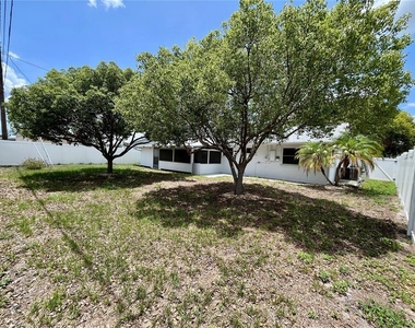 704 Torrey Pines Avenue - Photo Thumbnail 17