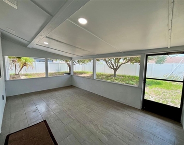 704 Torrey Pines Avenue - Photo Thumbnail 13