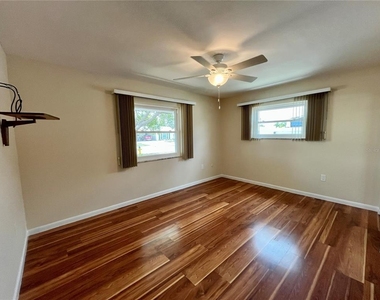 704 Torrey Pines Avenue - Photo Thumbnail 8