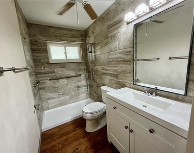 704 Torrey Pines Avenue - Photo Thumbnail 10