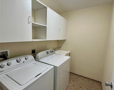 704 Torrey Pines Avenue - Photo Thumbnail 5