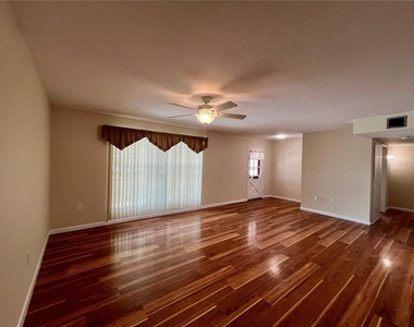 704 Torrey Pines Avenue - Photo Thumbnail 1