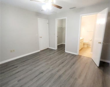 410 Landing Boulevard - Photo Thumbnail 10