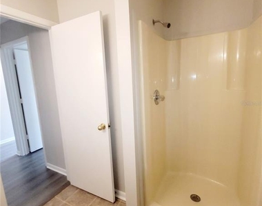 410 Landing Boulevard - Photo Thumbnail 16