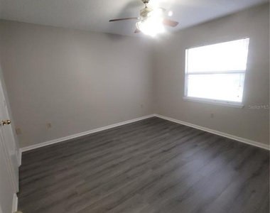 410 Landing Boulevard - Photo Thumbnail 9