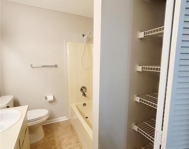 410 Landing Boulevard - Photo Thumbnail 13