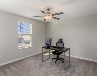 5478 Grays Harbor Court - Photo Thumbnail 12