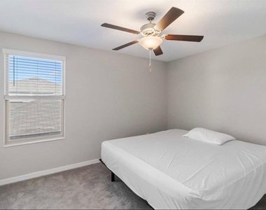 5478 Grays Harbor Court - Photo Thumbnail 5