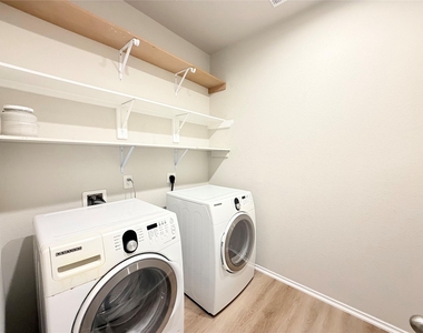 4311 Nervesa Drive - Photo Thumbnail 14