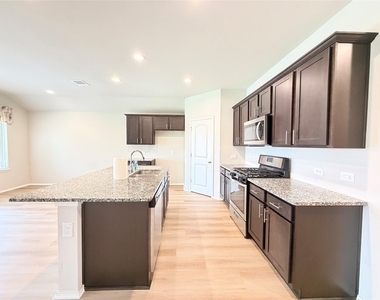 4311 Nervesa Drive - Photo Thumbnail 8