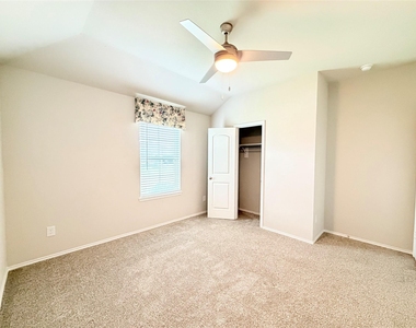 4311 Nervesa Drive - Photo Thumbnail 10