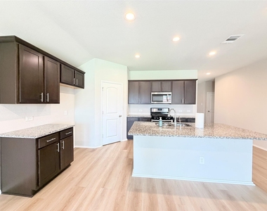 4311 Nervesa Drive - Photo Thumbnail 6
