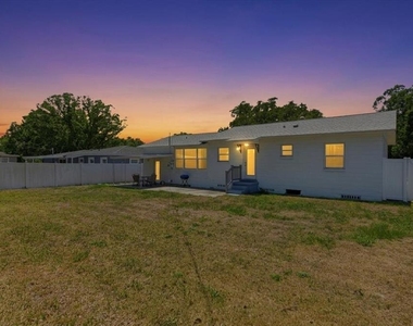 1009 Chester Drive - Photo Thumbnail 28