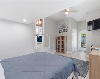 1009 Chester Drive - Photo Thumbnail 26