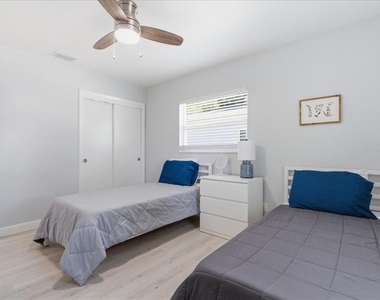 1009 Chester Drive - Photo Thumbnail 18