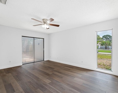 3601 Fairway Forest Circle - Photo Thumbnail 8