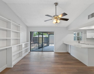 3601 Fairway Forest Circle - Photo Thumbnail 6