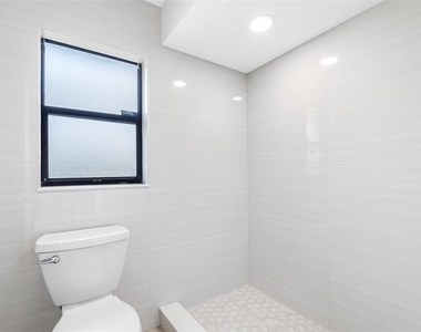 3601 Fairway Forest Circle - Photo Thumbnail 9