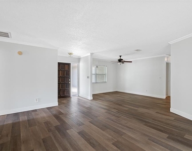 3601 Fairway Forest Circle - Photo Thumbnail 11