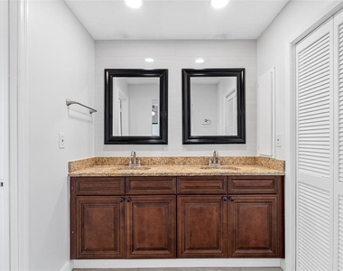 3601 Fairway Forest Circle - Photo Thumbnail 10