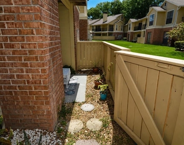 8625 Mallard Reserve Drive - Photo Thumbnail 40