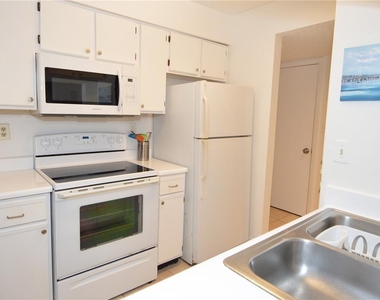 8625 Mallard Reserve Drive - Photo Thumbnail 3