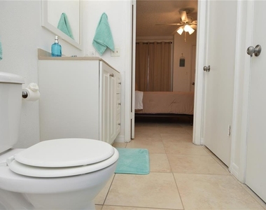 8625 Mallard Reserve Drive - Photo Thumbnail 32